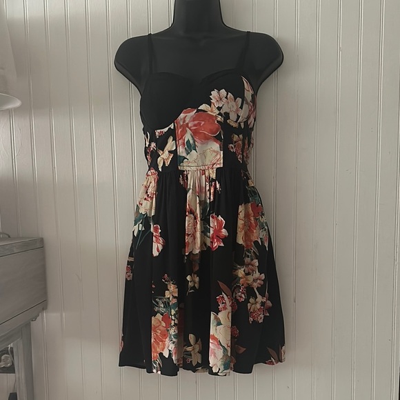 Band of Gypsies Floral Babydoll Summer Mini Dress sz M - Picture 4 of 13